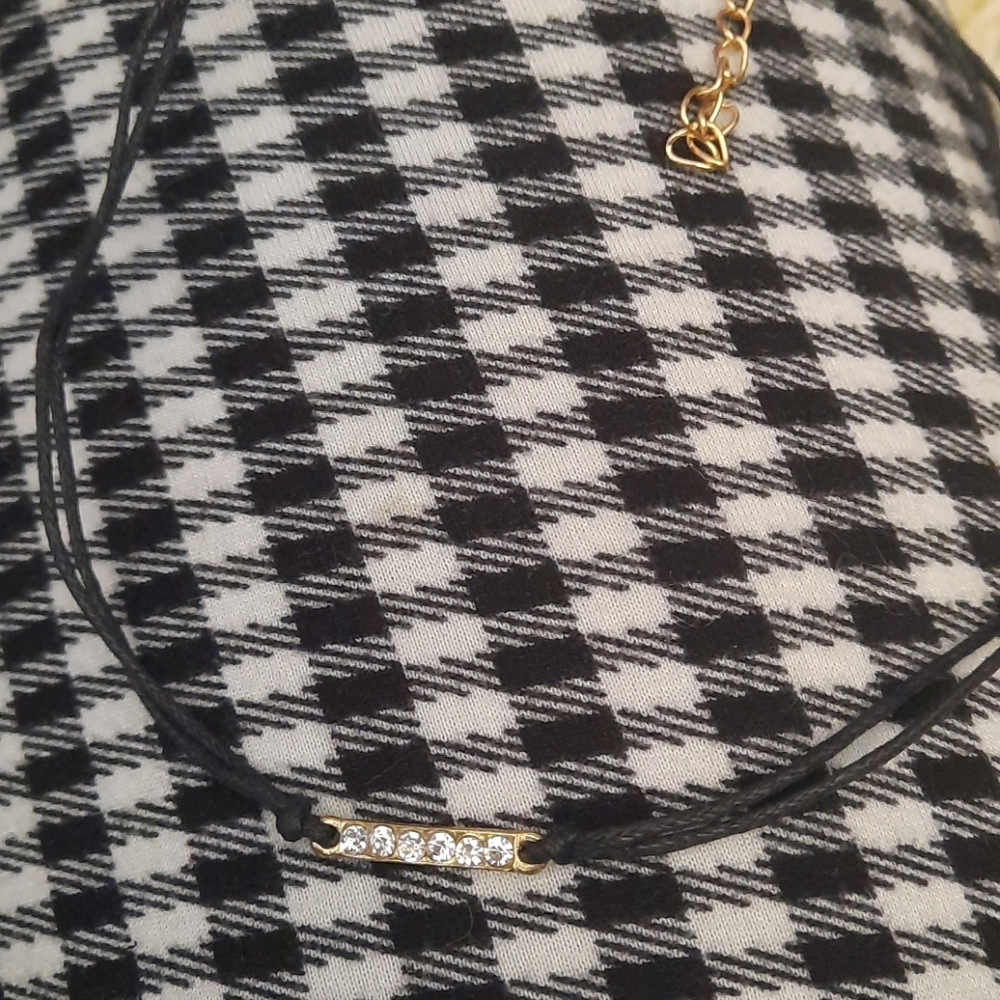Black chocker necklace